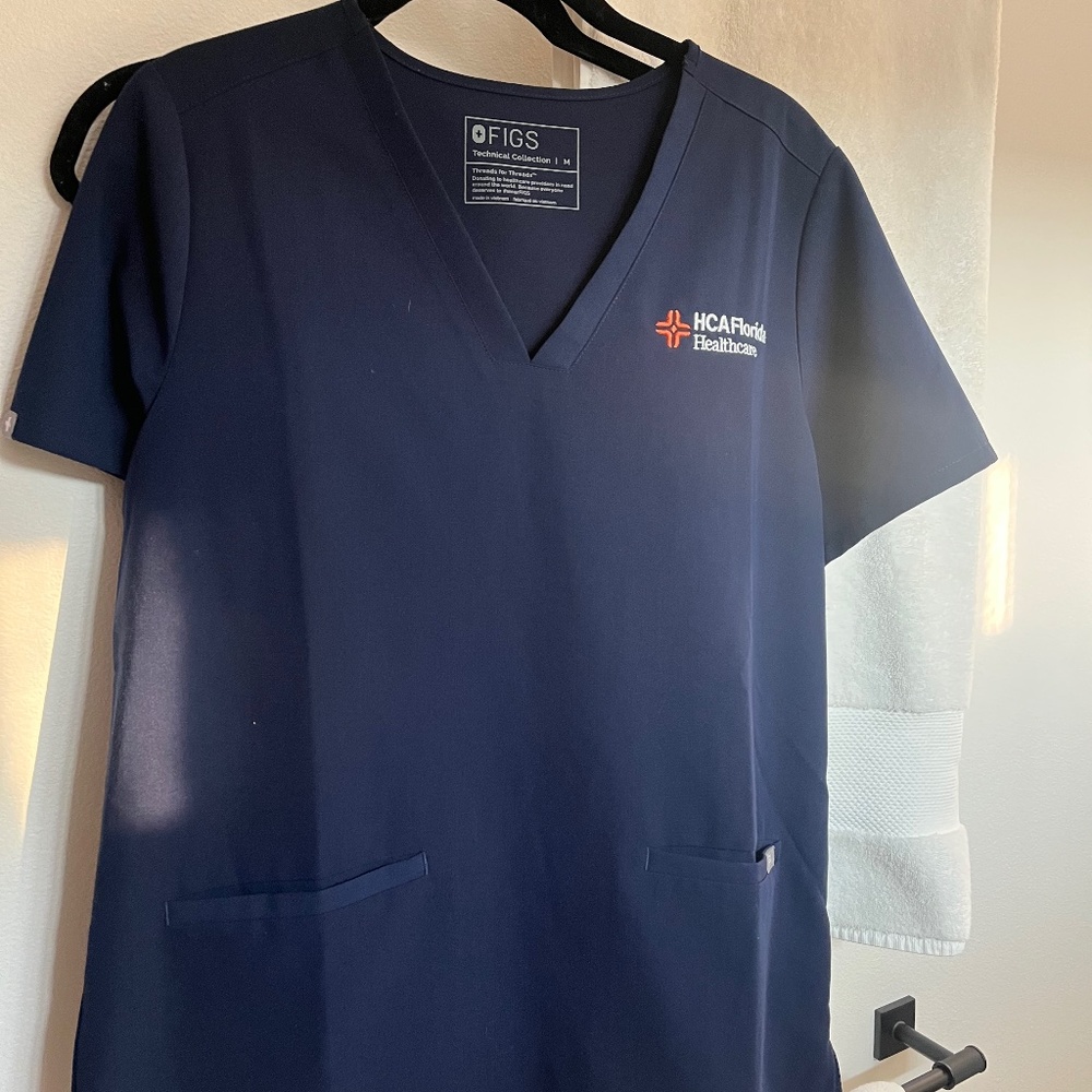 2 Figs navy medium HCA logo scrub top